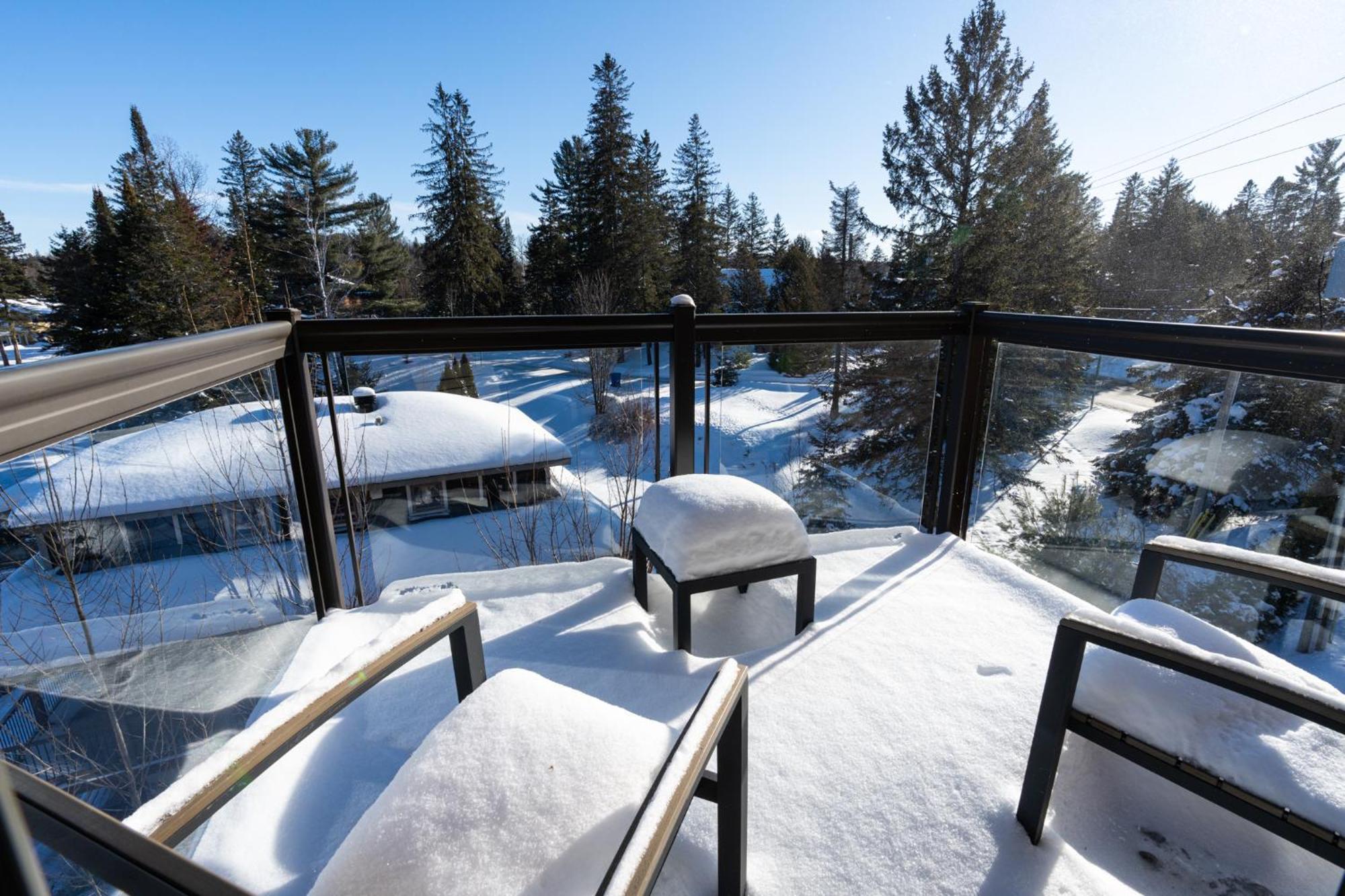 Le Viking Resort Sainte-Marguerite-du-Lac-Masson Eksteriør billede